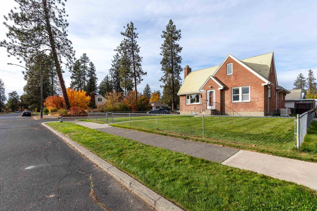 58 W 28th Ave, Spokane, WA 99203 photo 4