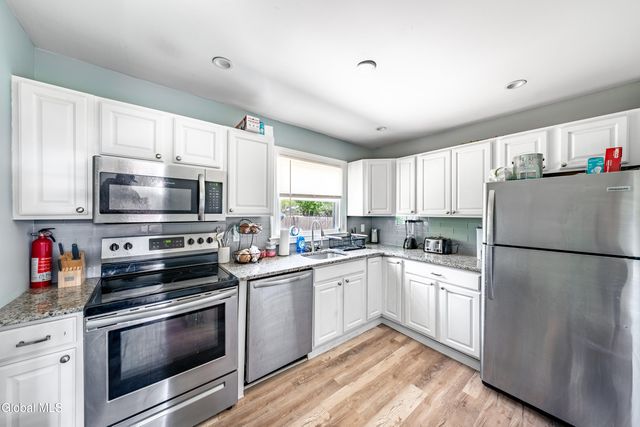 2023 Robinwood Avenue, Rotterdam, NY 12306