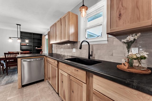 12 Pine Lane, Kimberling City, MO 65686