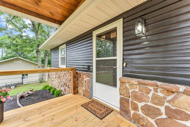 12 Pine Lane, Kimberling City, MO 65686