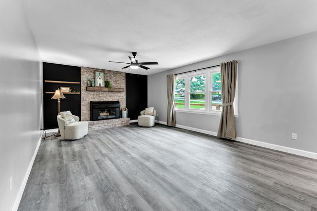 12 Pine Lane, Kimberling City, MO 65686