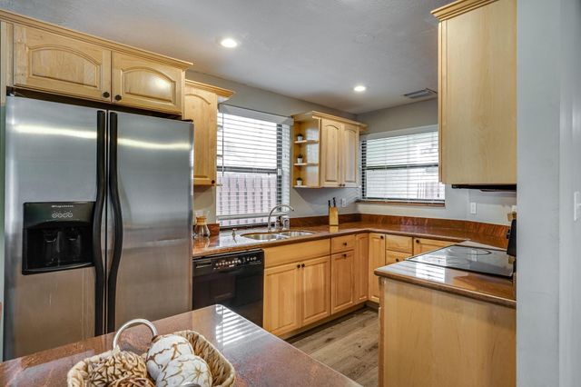 2530 NE 9th Street 1, Fort Lauderdale, FL 33304