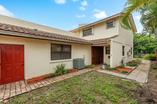 2530 NE 9th Street 1, Fort Lauderdale, FL 33304