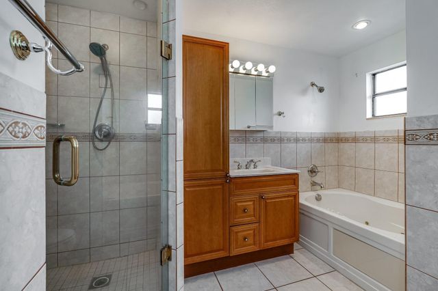 2530 NE 9th Street 1, Fort Lauderdale, FL 33304