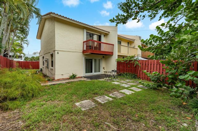 2530 NE 9th Street 1, Fort Lauderdale, FL 33304