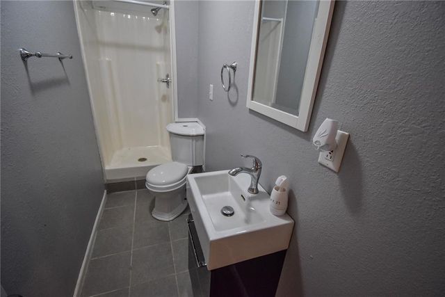 304 E 164th Terrace, Belton, MO 64012
