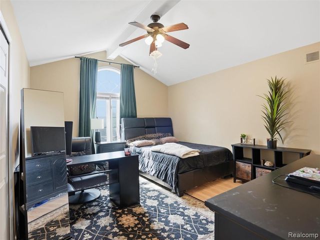 52088 Southview Ridge, Macomb, MI 48042
