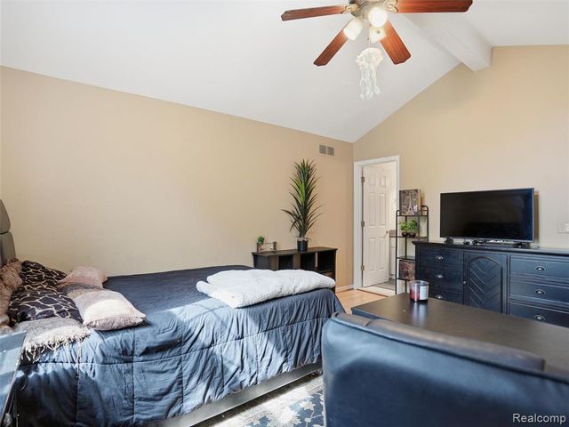 52088 Southview Ridge, Macomb, MI 48042