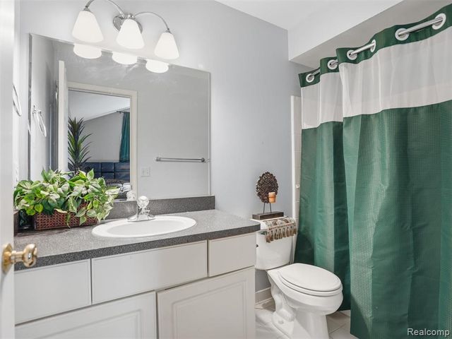 52088 Southview Ridge, Macomb, MI 48042