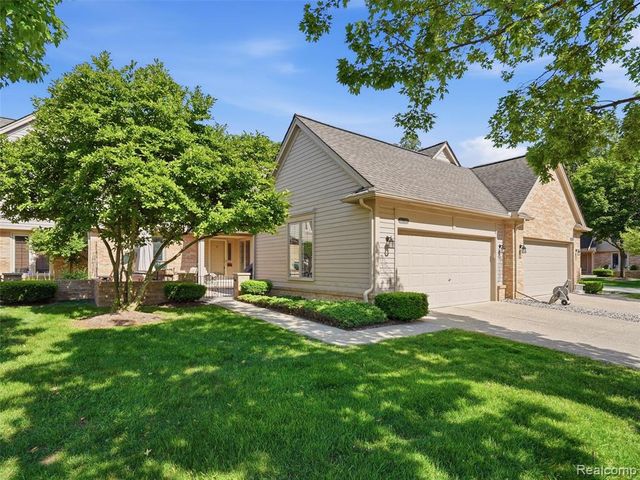 52088 Southview Ridge, Macomb, MI 48042