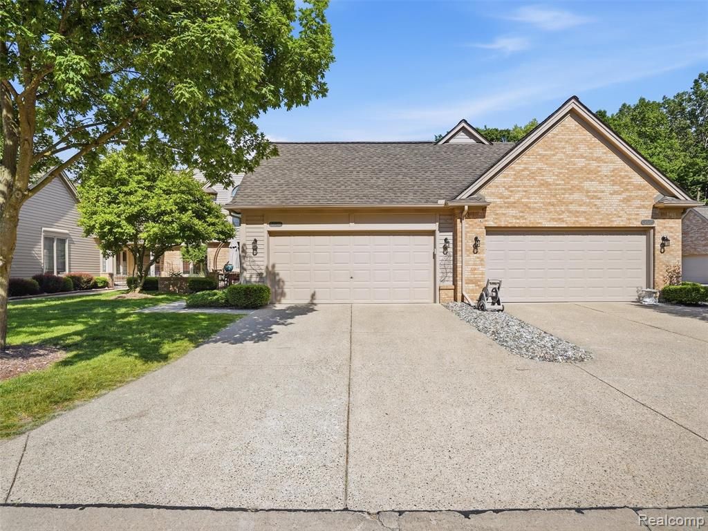 52088 Southview Ridge, Macomb, MI 48042