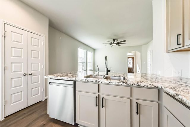 13706 Alaskan Brown Bear Trail, Crosby, TX 77532