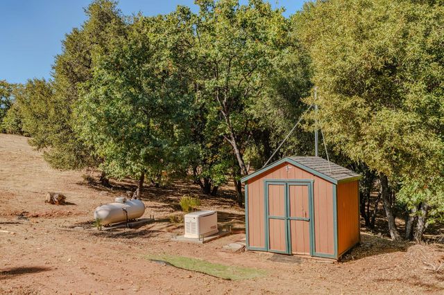 6800 W Murray Creek Rd, Mountain Ranch, CA 95246