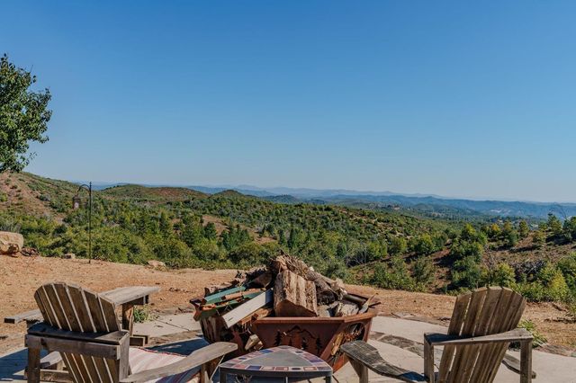 6800 W Murray Creek Rd, Mountain Ranch, CA 95246