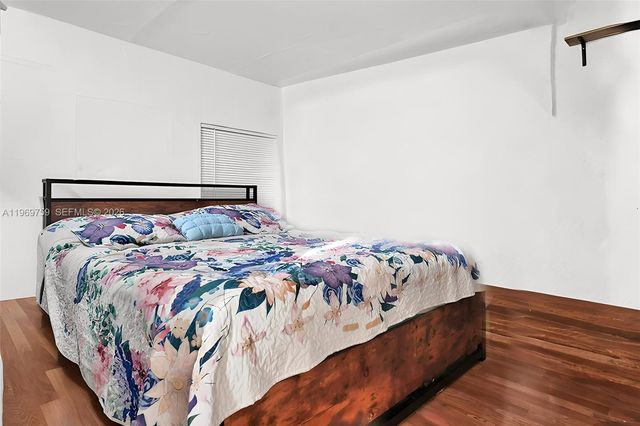 2104 NW 1st Terrace, Miami, FL 33125