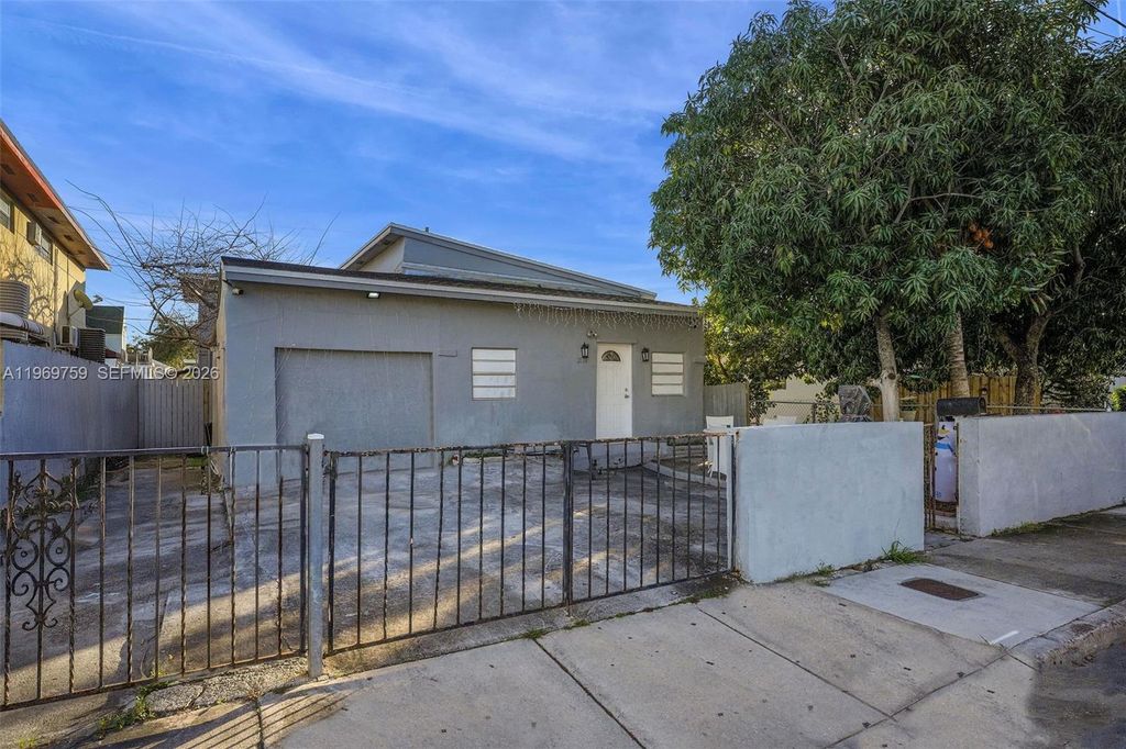2104 NW 1st Terrace, Miami, FL 33125