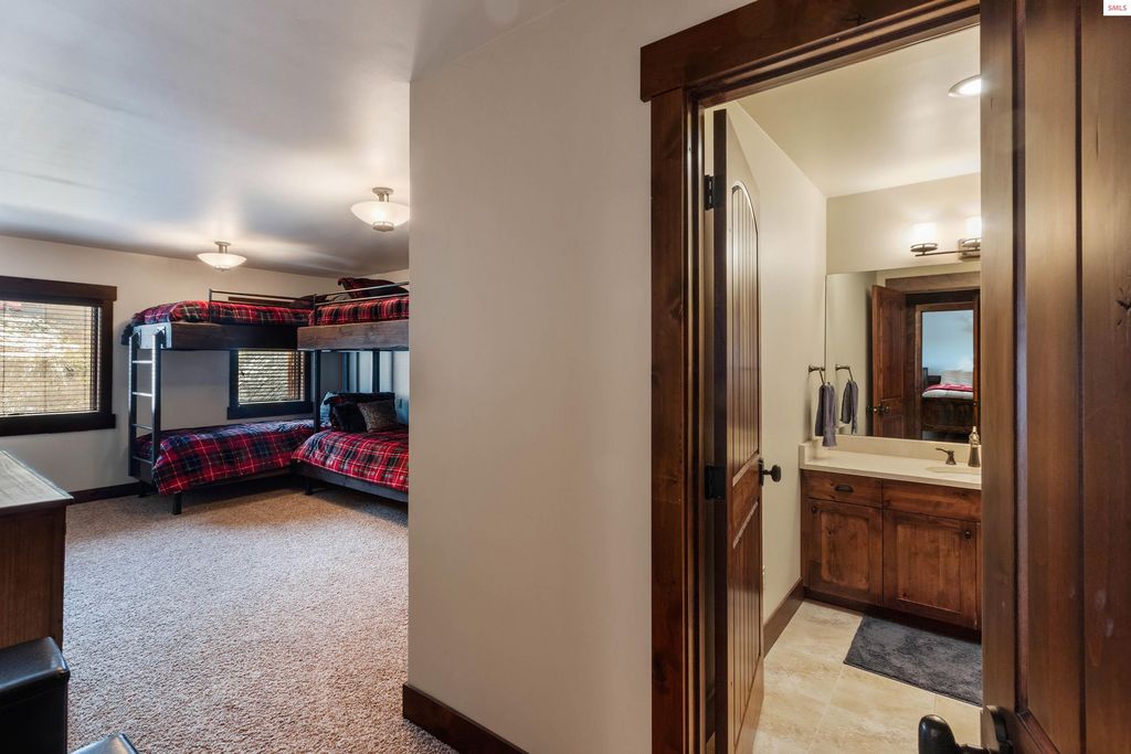 38 Avalanche Road, Sandpoint, ID 83864 photo 20