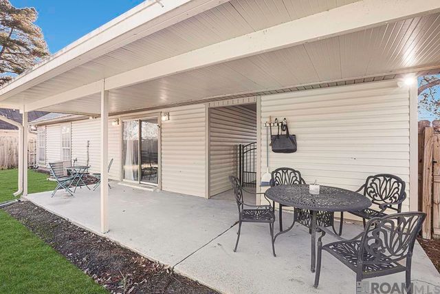 308 E Jeff St, Gonzales, LA 70737