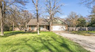 9400 Woodview Drive, College Station, TX 77845