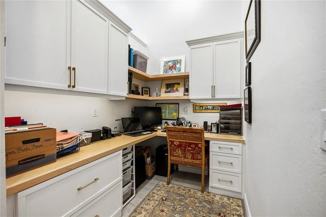 5027 SW 9TH LANE, Gainesville, FL 32607