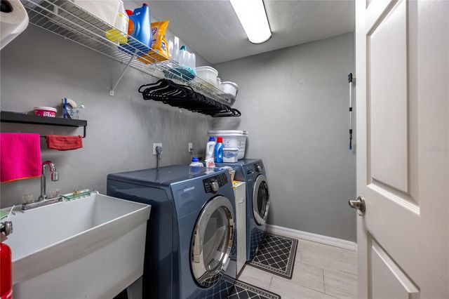 5027 SW 9TH LANE, Gainesville, FL 32607