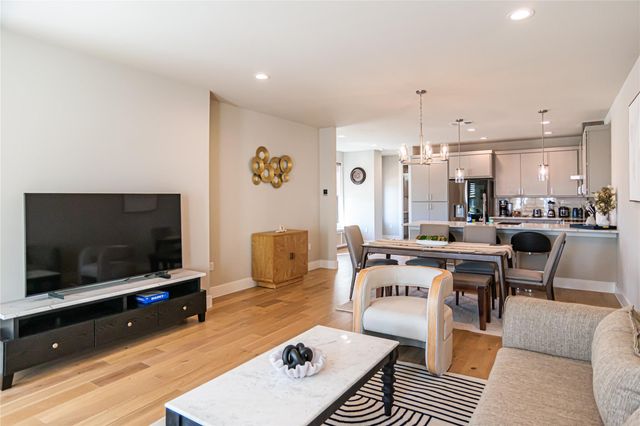 13309 Morris RD 11, Austin, TX 78729