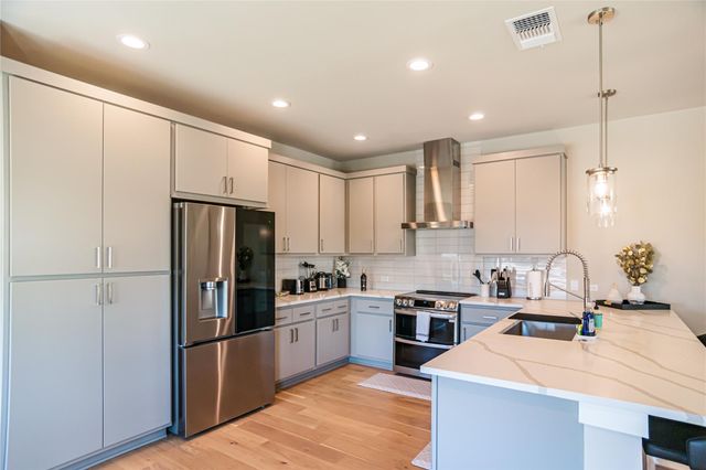 13309 Morris RD 11, Austin, TX 78729