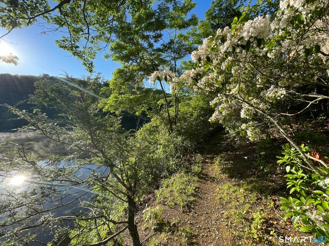 74 Cove Road 17, Haddam, CT 06424