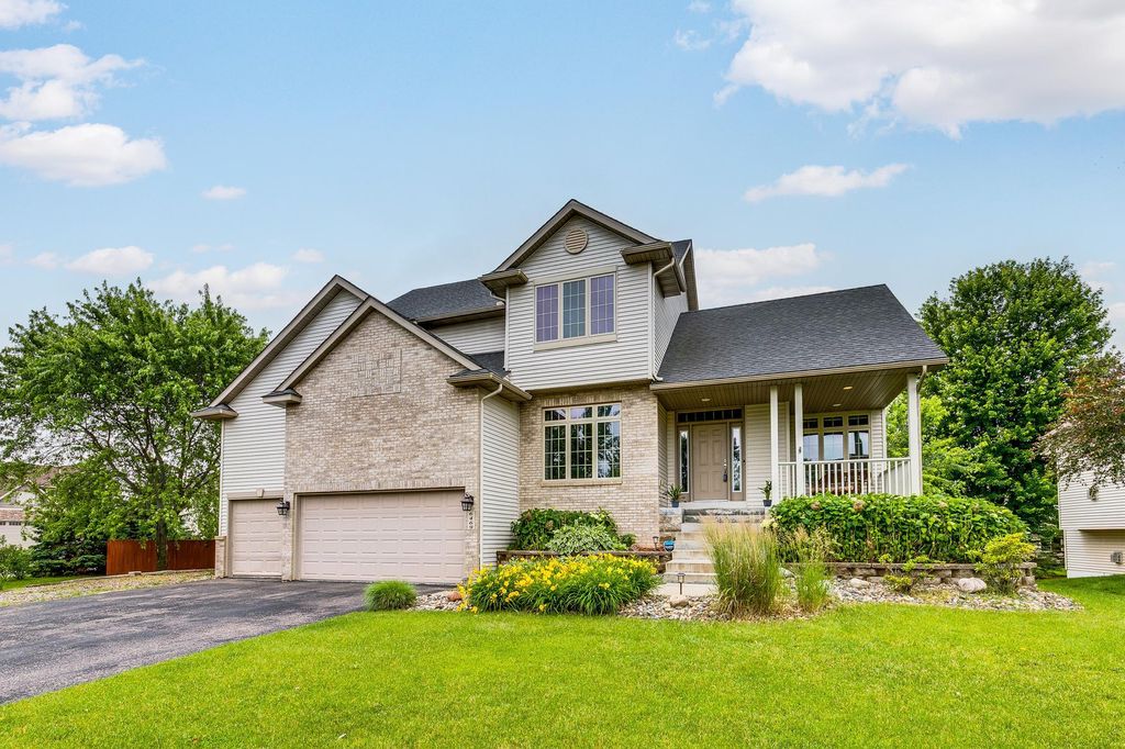 6469 Pheasant Hills Drive, Lino Lakes, MN 55038