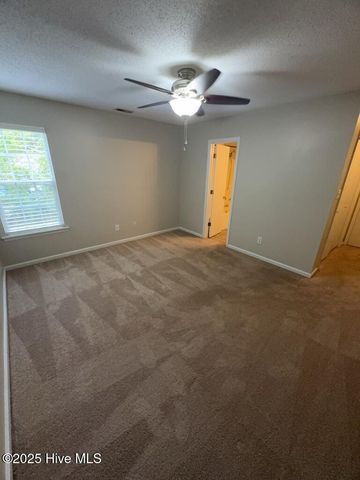 121 Suffolk Circle, Jacksonville, NC 28546