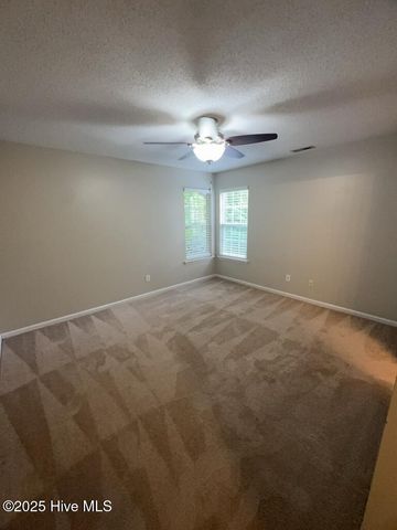 121 Suffolk Circle, Jacksonville, NC 28546