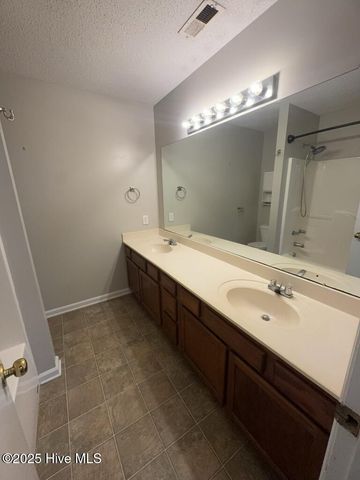 121 Suffolk Circle, Jacksonville, NC 28546