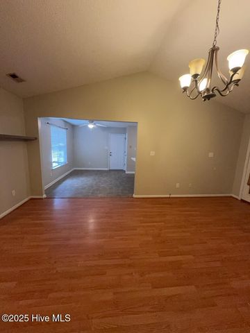 121 Suffolk Circle, Jacksonville, NC 28546