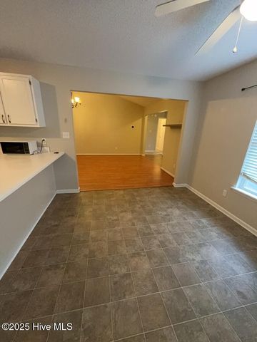 121 Suffolk Circle, Jacksonville, NC 28546