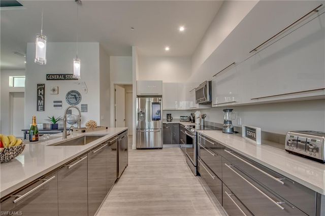 1502 SW 28th ST, Cape Coral, FL 33914