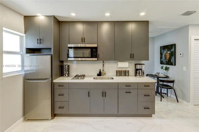 2302 Taylor St 2, Hollywood, FL 33020