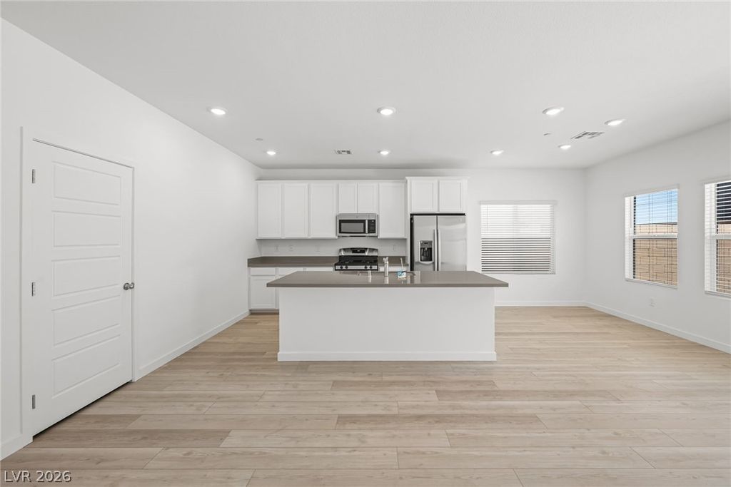 3386 Dancing Waters Street, Las Vegas, NV 89129 — photo 4