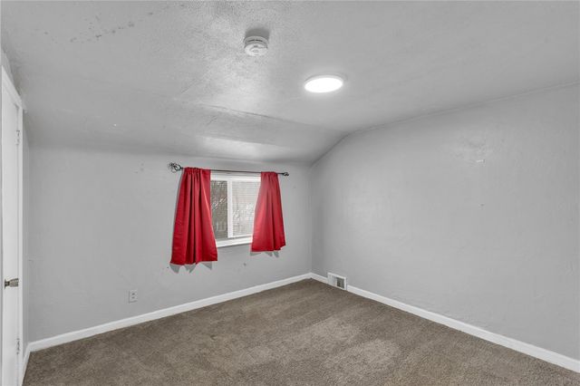 811 Clonmel St, Duquesne, PA 15110