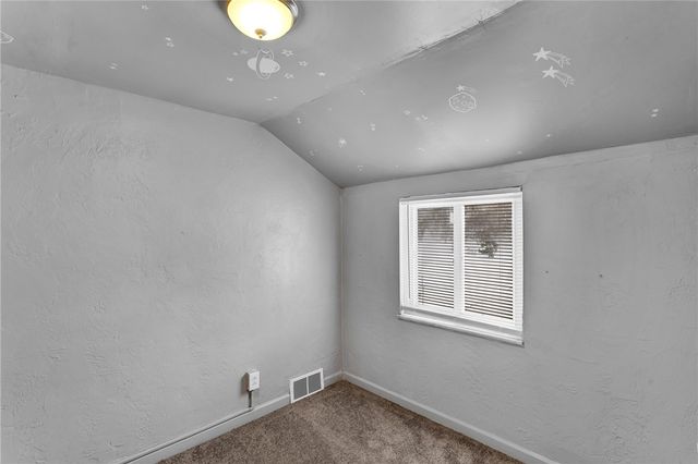 811 Clonmel St, Duquesne, PA 15110