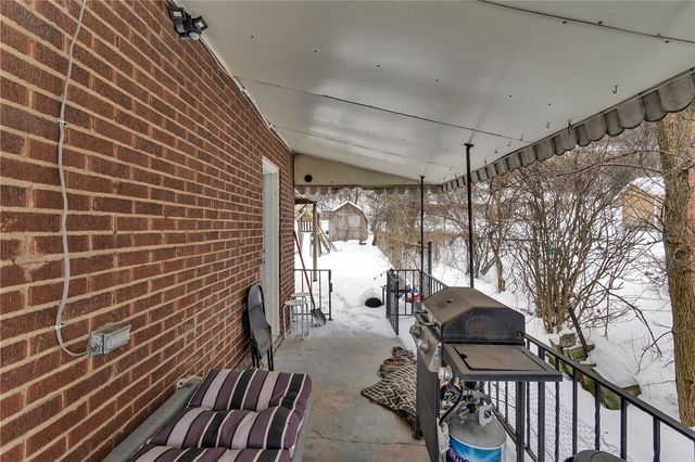 811 Clonmel St, Duquesne, PA 15110