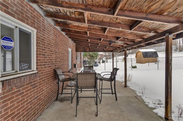 811 Clonmel St, Duquesne, PA 15110