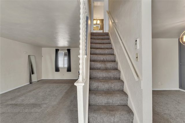 811 Clonmel St, Duquesne, PA 15110