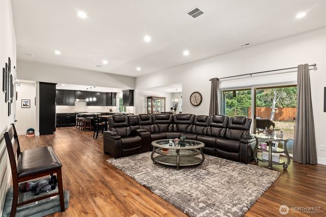 409 Ofarrell Cutoff Road E, Bonney Lake, WA 98391