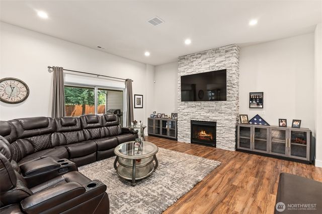 409 Ofarrell Cutoff Road E, Bonney Lake, WA 98391
