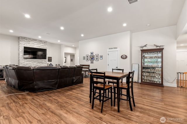 409 Ofarrell Cutoff Road E, Bonney Lake, WA 98391