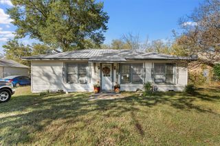 403 N 5th Street, Wortham, TX 76693