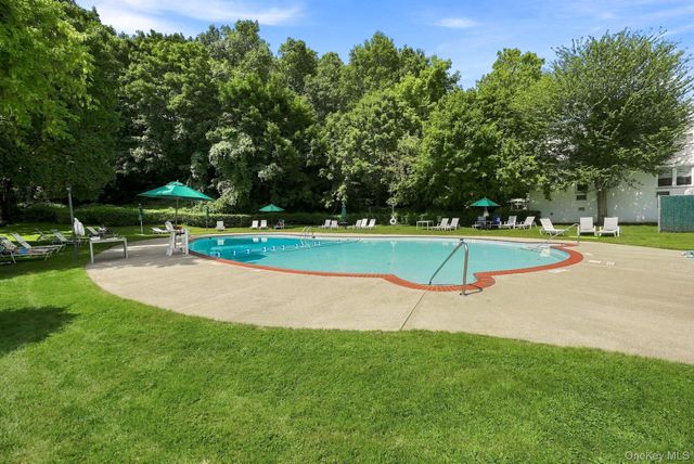 19 Avon Circle D, Rye Brook, NY 10573
