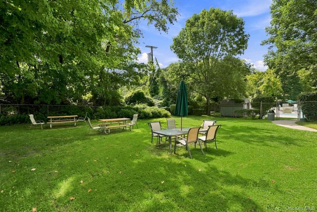 19 Avon Circle D, Rye Brook, NY 10573