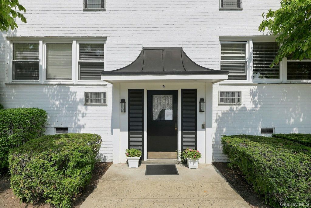 19 Avon Circle D, Rye Brook, NY 10573 — photo 2