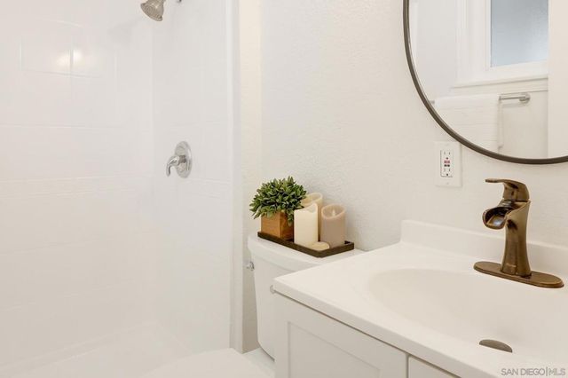 3690 Chanute, San Diego, CA 92154